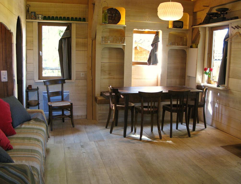 Les Cabanes Du Tertre Urval Esterno foto